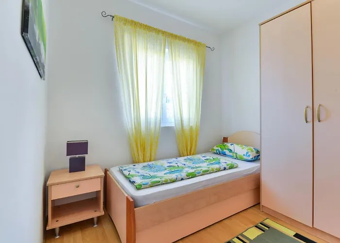 Apartman Jadran-4 By Interhome